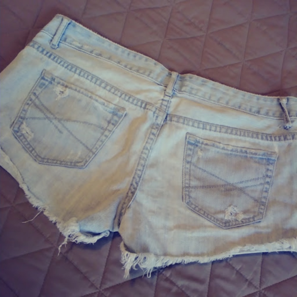 3/$15~Distressed Aero Jean Shorts - Picture 4 of 5